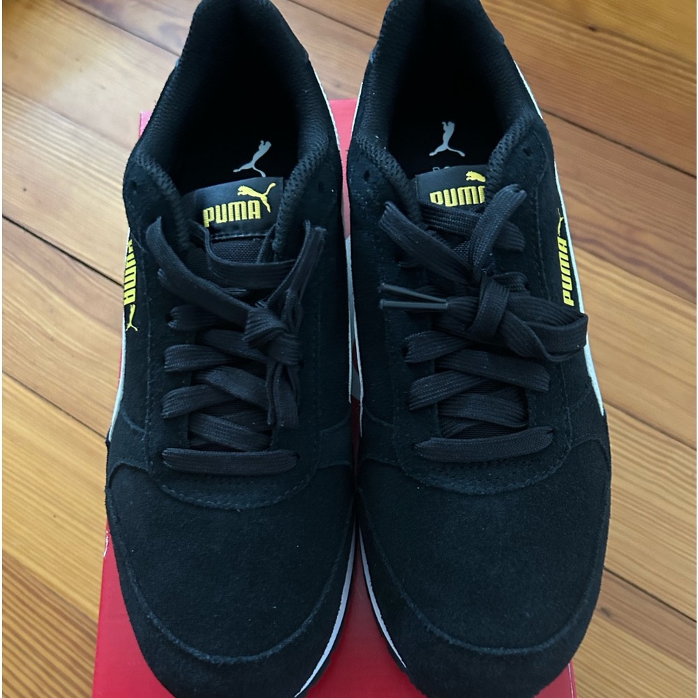 Puma Softfoam kids shoes size 5. New in box.